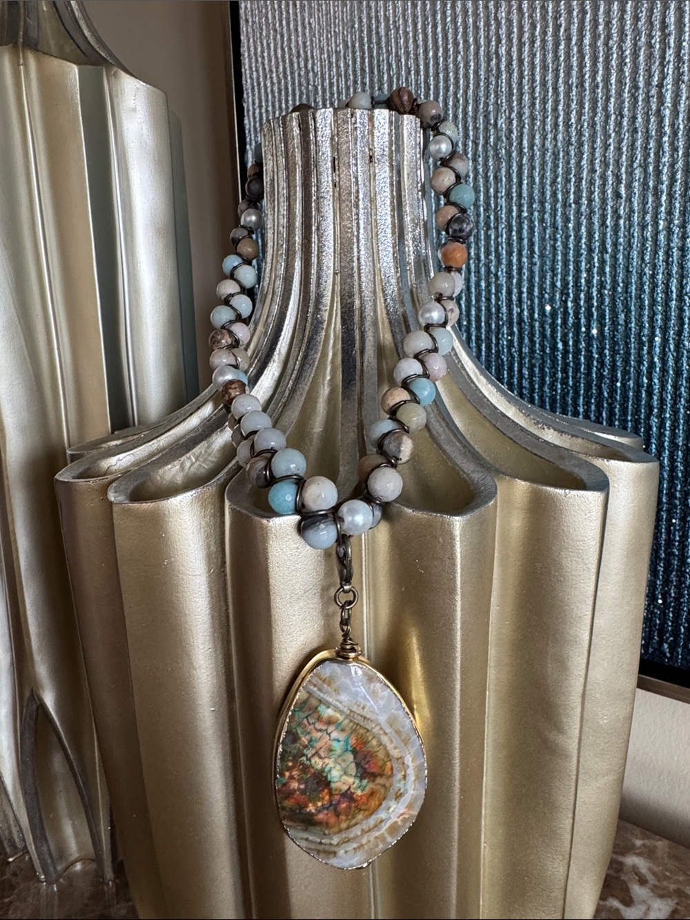 Beaded Agate Pendant Necklace in Multi-Color